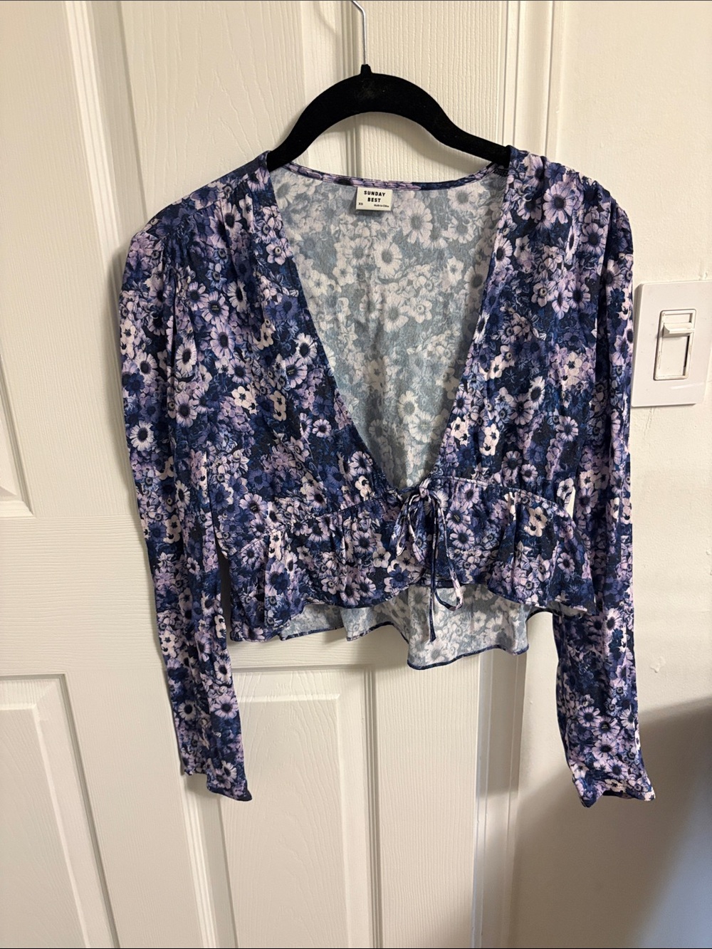 Sunday Best  Purple Blue Floral Tie-Front Crop Blouse